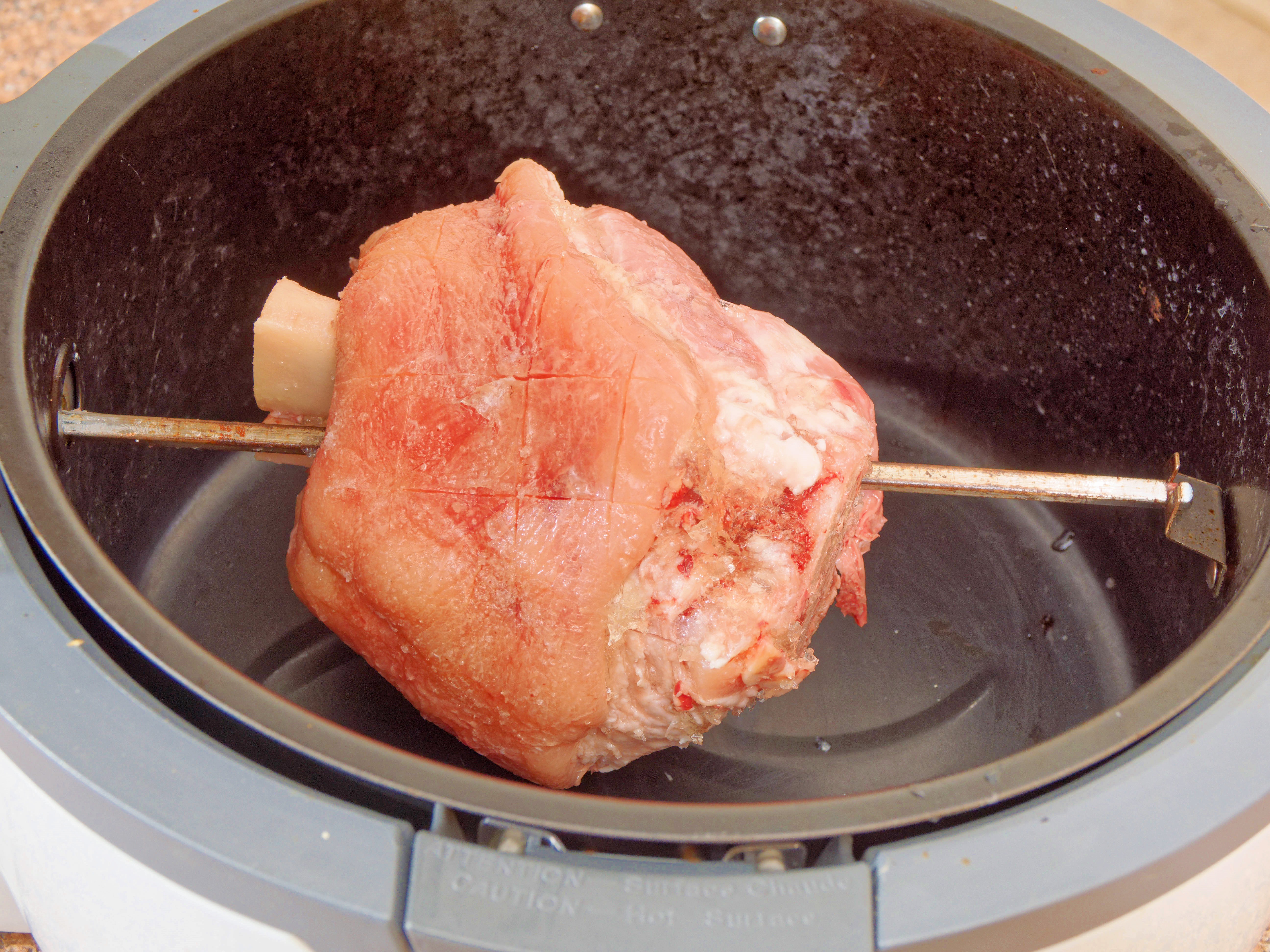 https://lemis.nyc3.digitaloceanspaces.com/grog/Photos/20260328/big/Schweinshaxe-6.jpeg