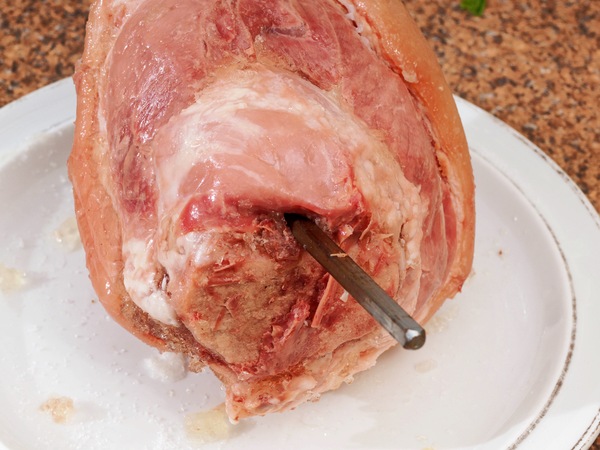https://lemis.nyc3.digitaloceanspaces.com/grog/Photos/20260328/small/Schweinshaxe-2.jpeg