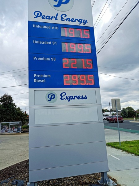https://lemis.nyc3.digitaloceanspaces.com/grog/Photos/20260415/small/Petrol-prices.jpeg