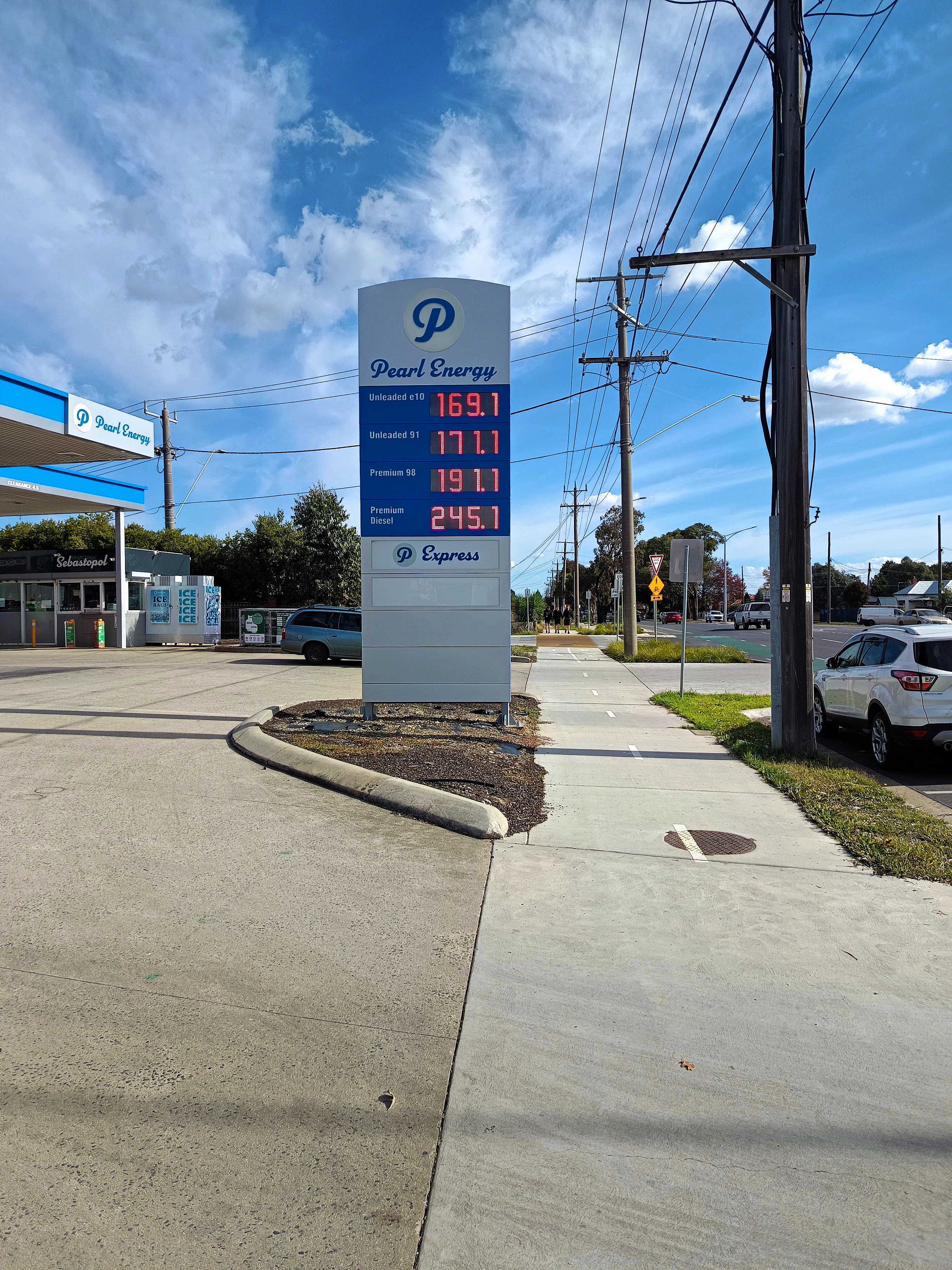 https://lemis.nyc3.digitaloceanspaces.com/grog/Photos/20260429/big/Petrol-prices-2.jpeg