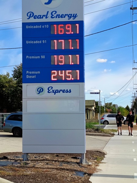 https://lemis.nyc3.digitaloceanspaces.com/grog/Photos/20260429/small/Petrol-prices-4.jpeg