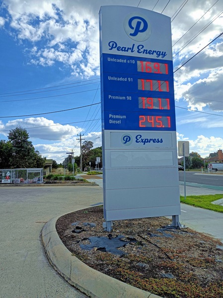 https://lemis.nyc3.digitaloceanspaces.com/grog/Photos/20260429/small/Petrol-prices-8.jpeg