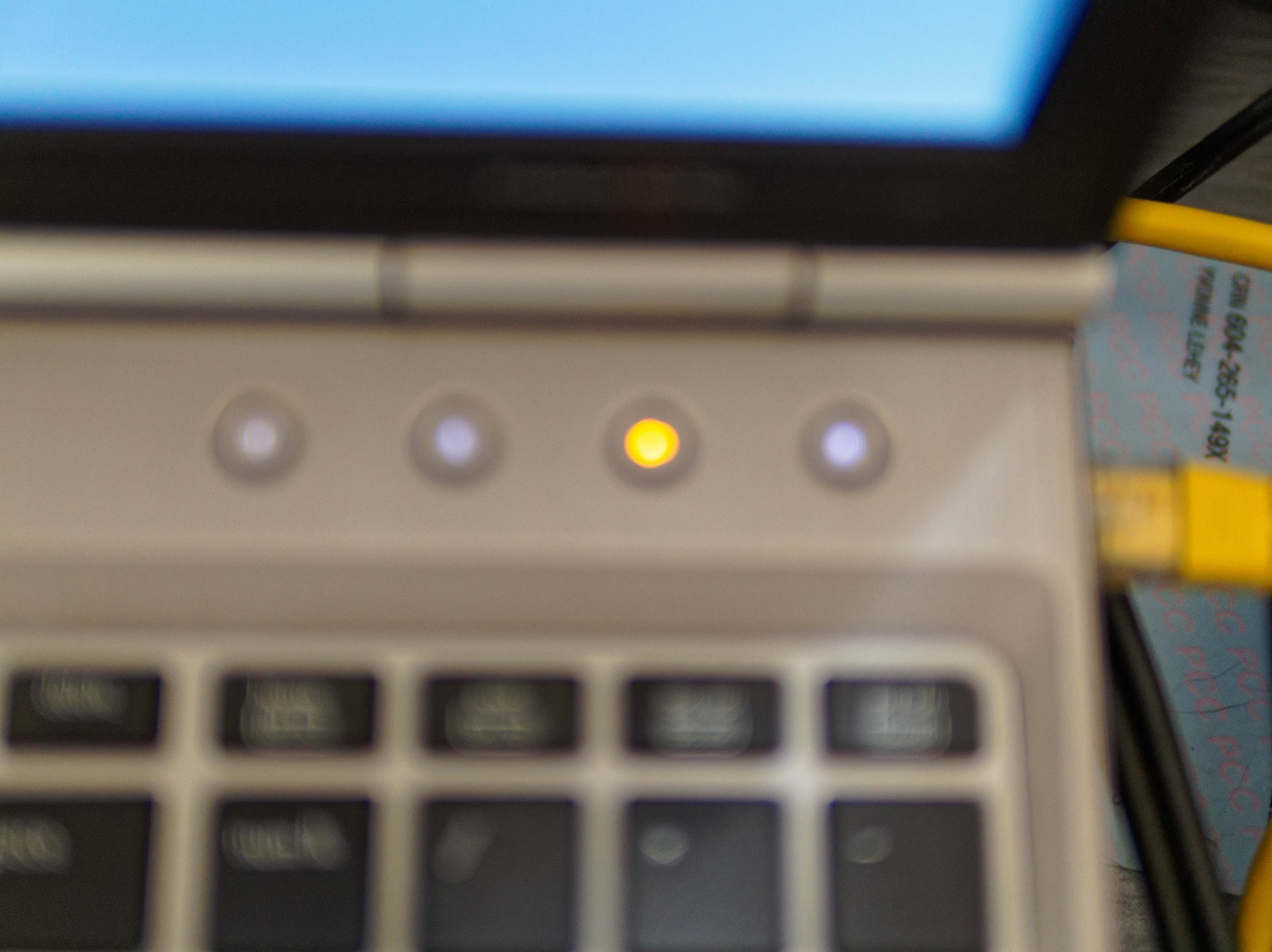 https://lemis.nyc3.digitaloceanspaces.com/grog/Photos/20260505/big/EliteBook-buttons-1.jpeg