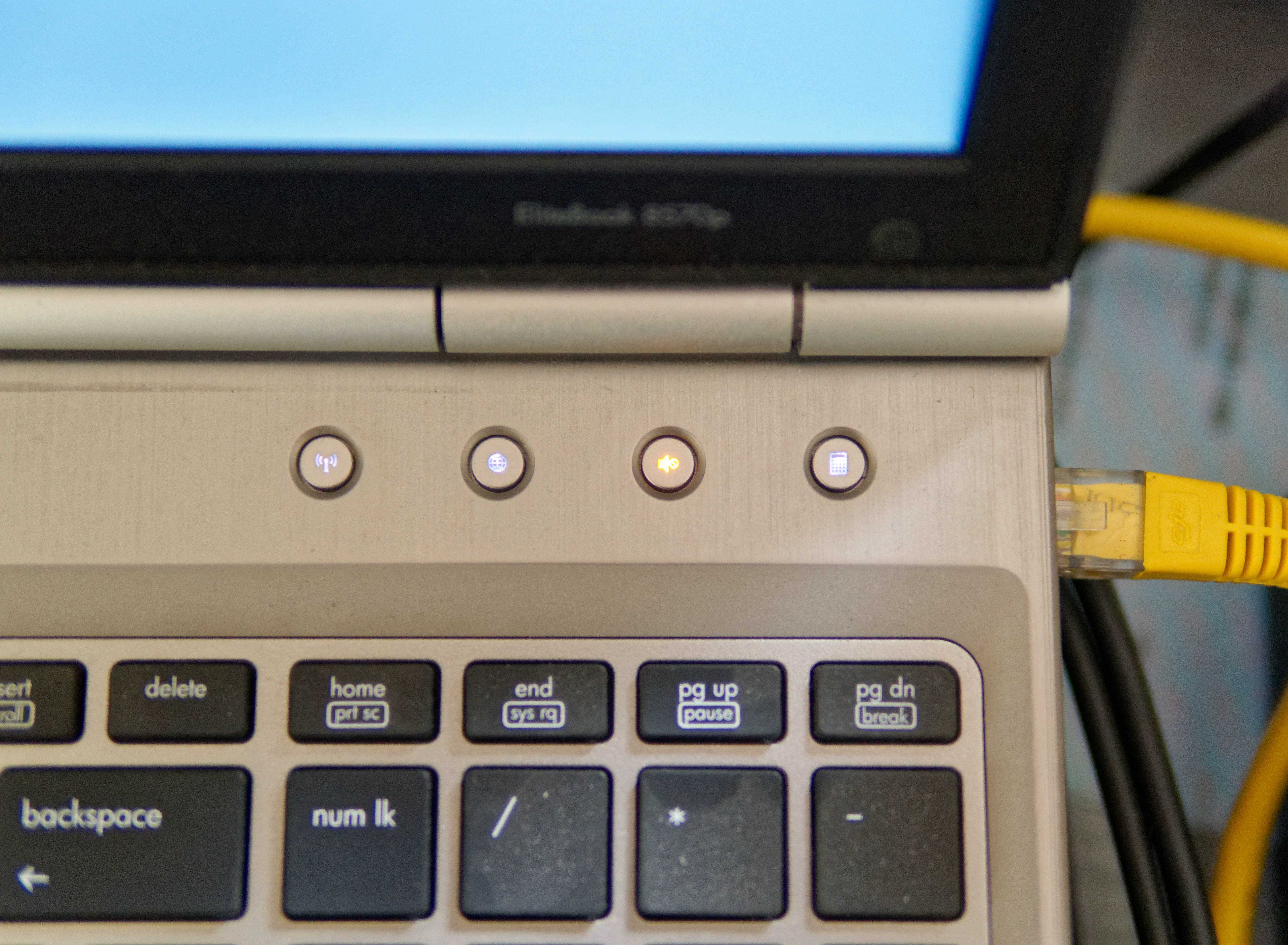 https://lemis.nyc3.digitaloceanspaces.com/grog/Photos/20260505/big/EliteBook-buttons-2.jpeg