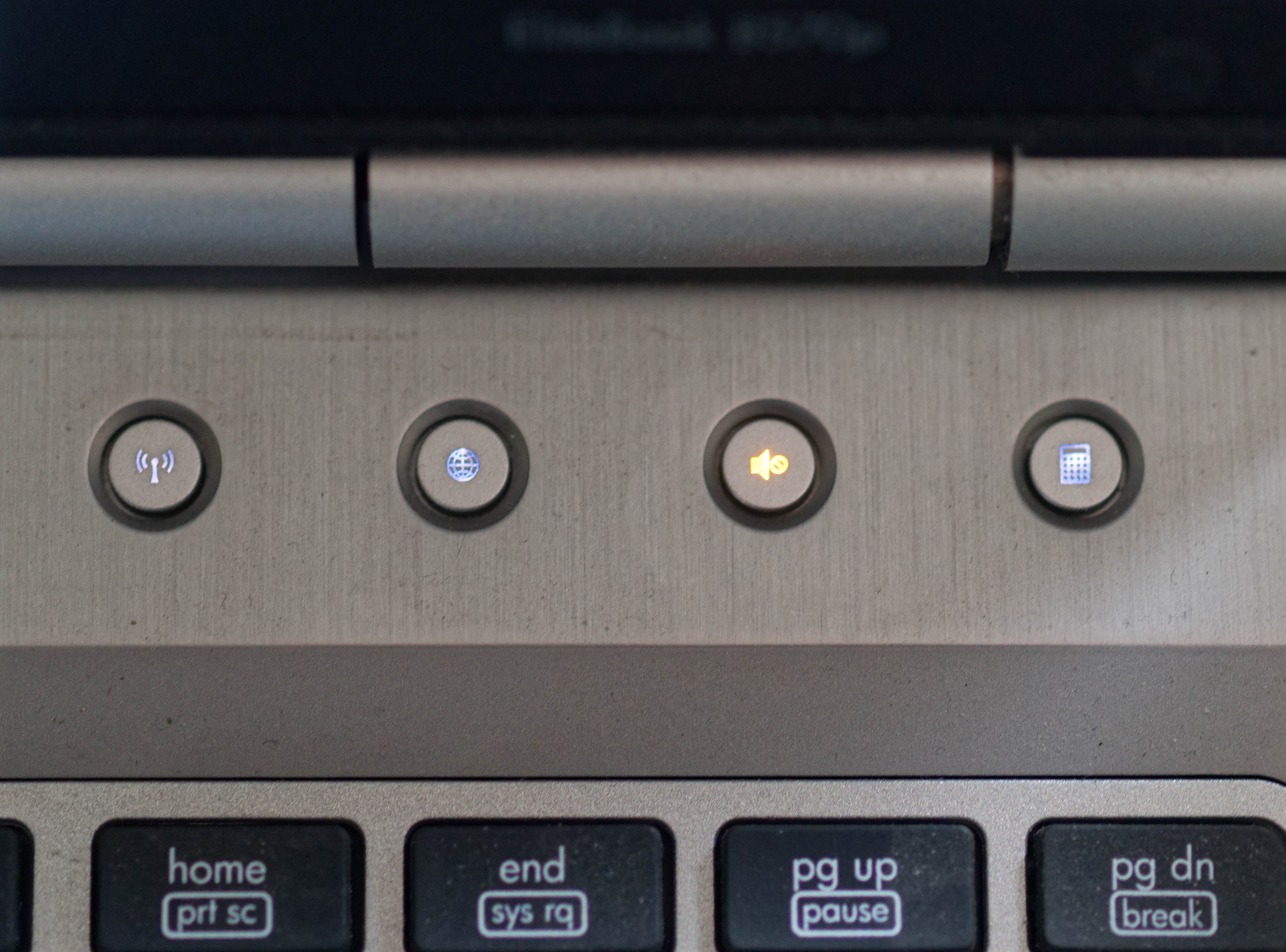 https://lemis.nyc3.digitaloceanspaces.com/grog/Photos/20260505/big/EliteBook-buttons-5.jpeg