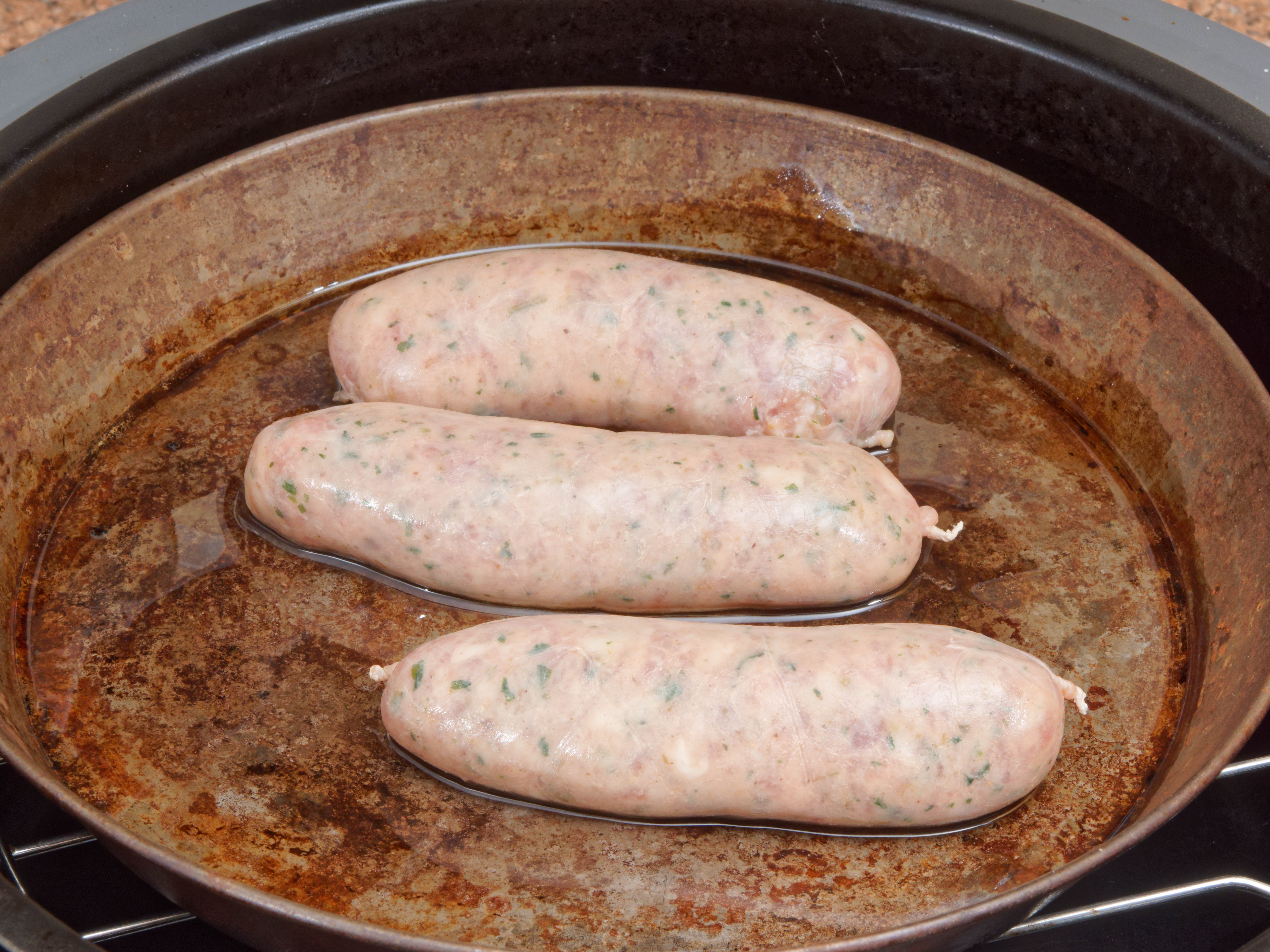 https://lemis.nyc3.digitaloceanspaces.com/grog/Photos/20260507/big/Grilling-sausages-1.jpeg