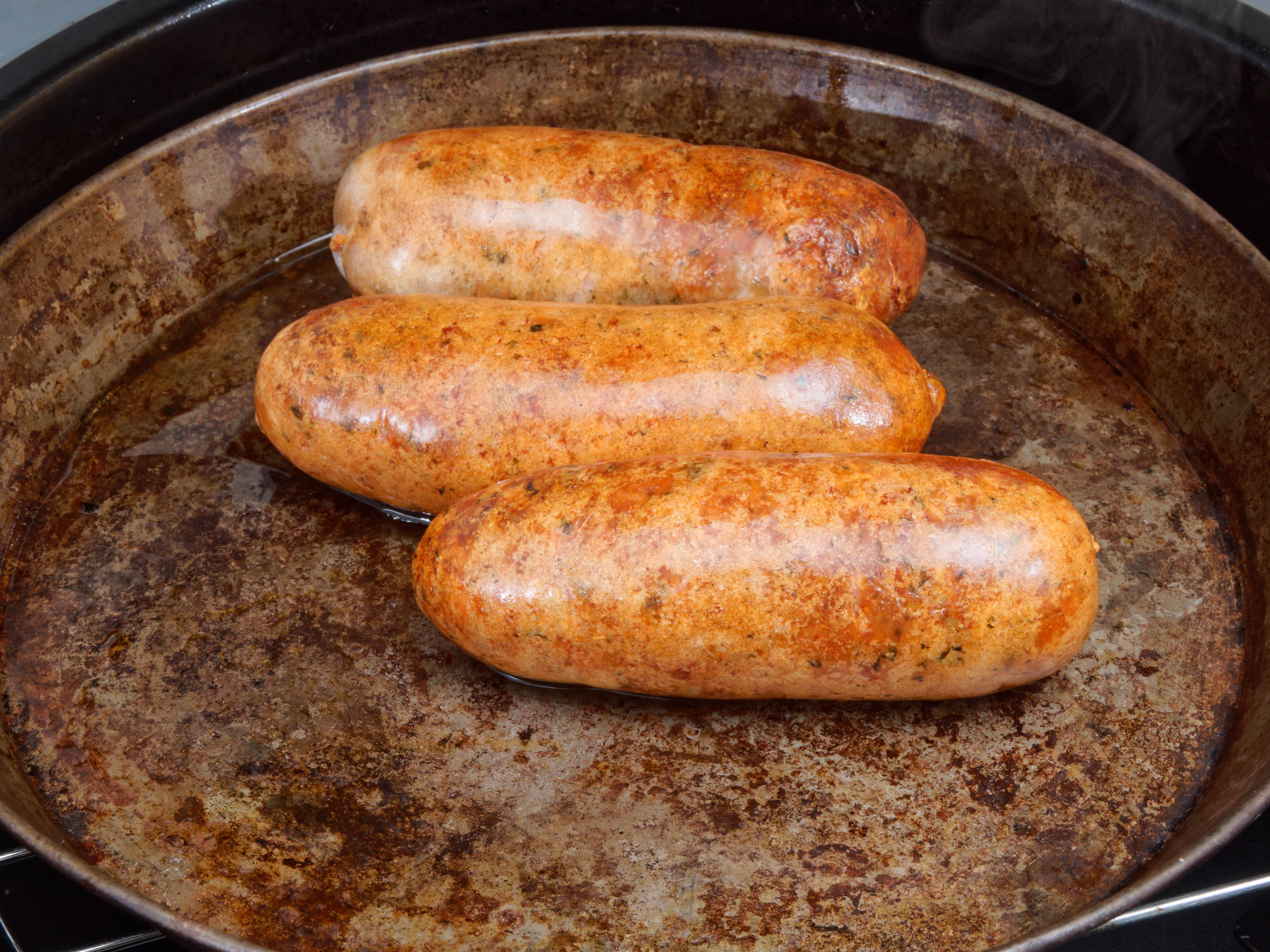 https://lemis.nyc3.digitaloceanspaces.com/grog/Photos/20260507/big/Grilling-sausages-2.jpeg