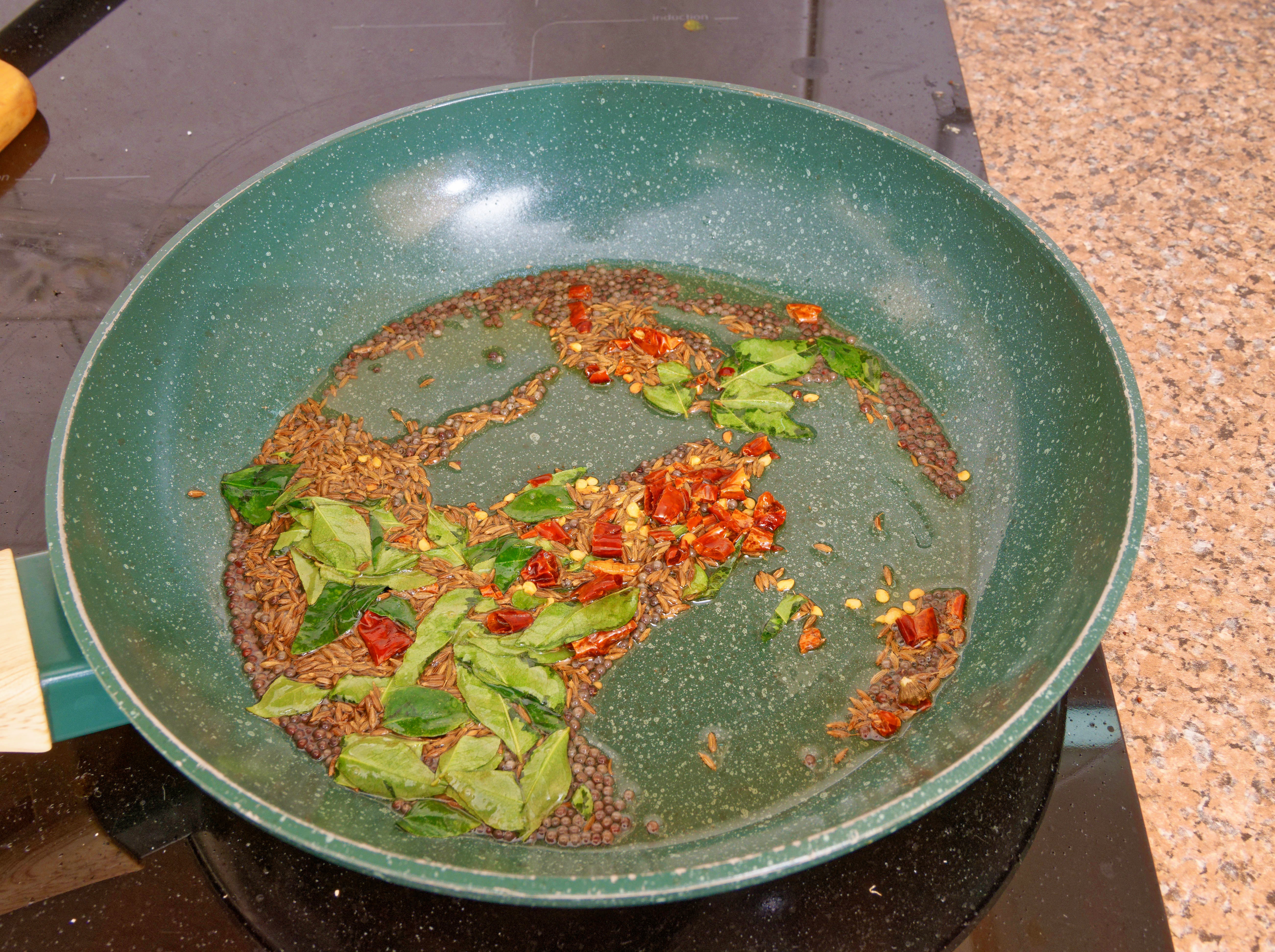 https://lemis.nyc3.digitaloceanspaces.com/grog/Photos/20260511/big/Masur-dal-poha-1.jpeg