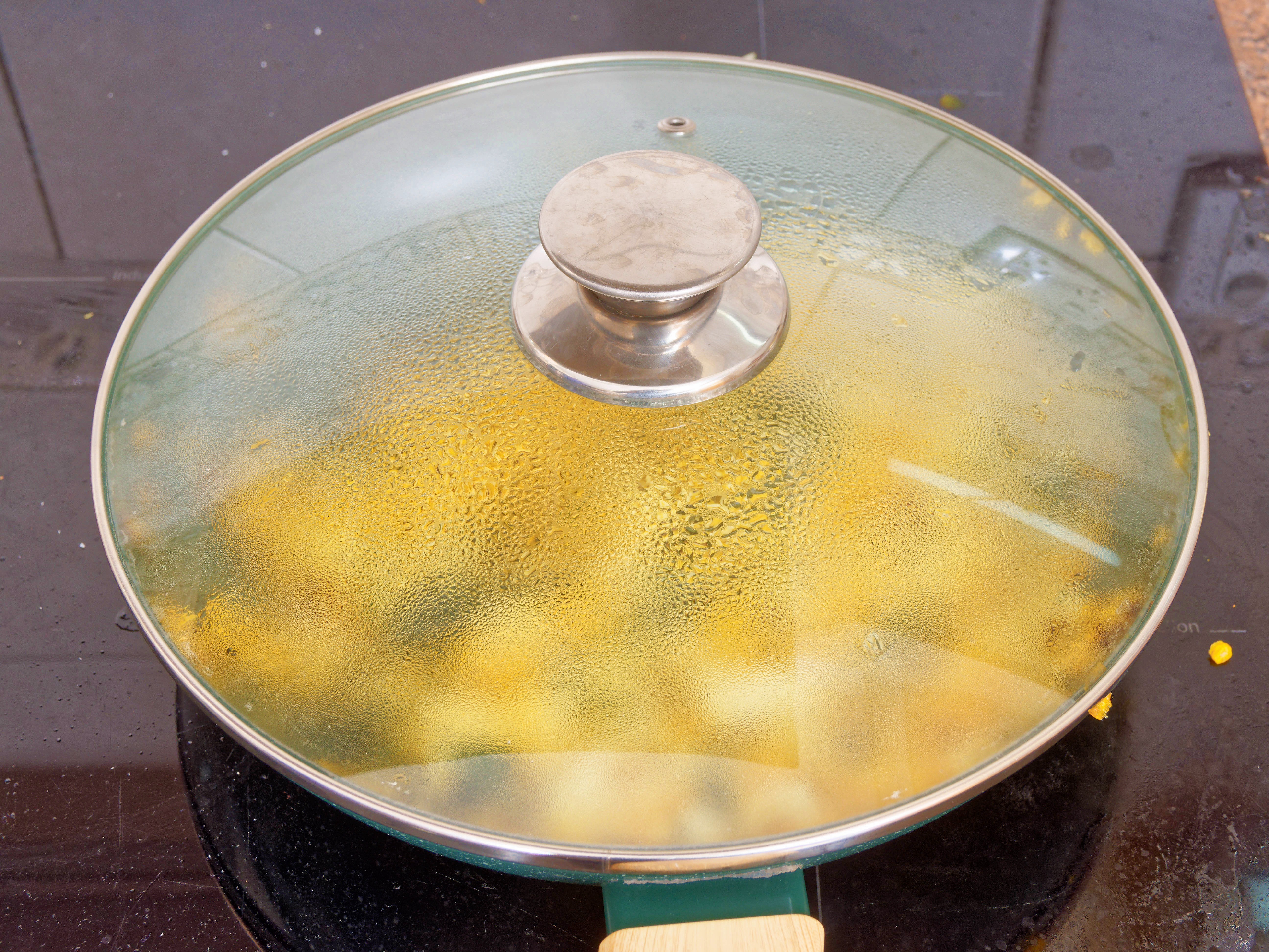 https://lemis.nyc3.digitaloceanspaces.com/grog/Photos/20260511/big/Masur-dal-poha-11.jpeg