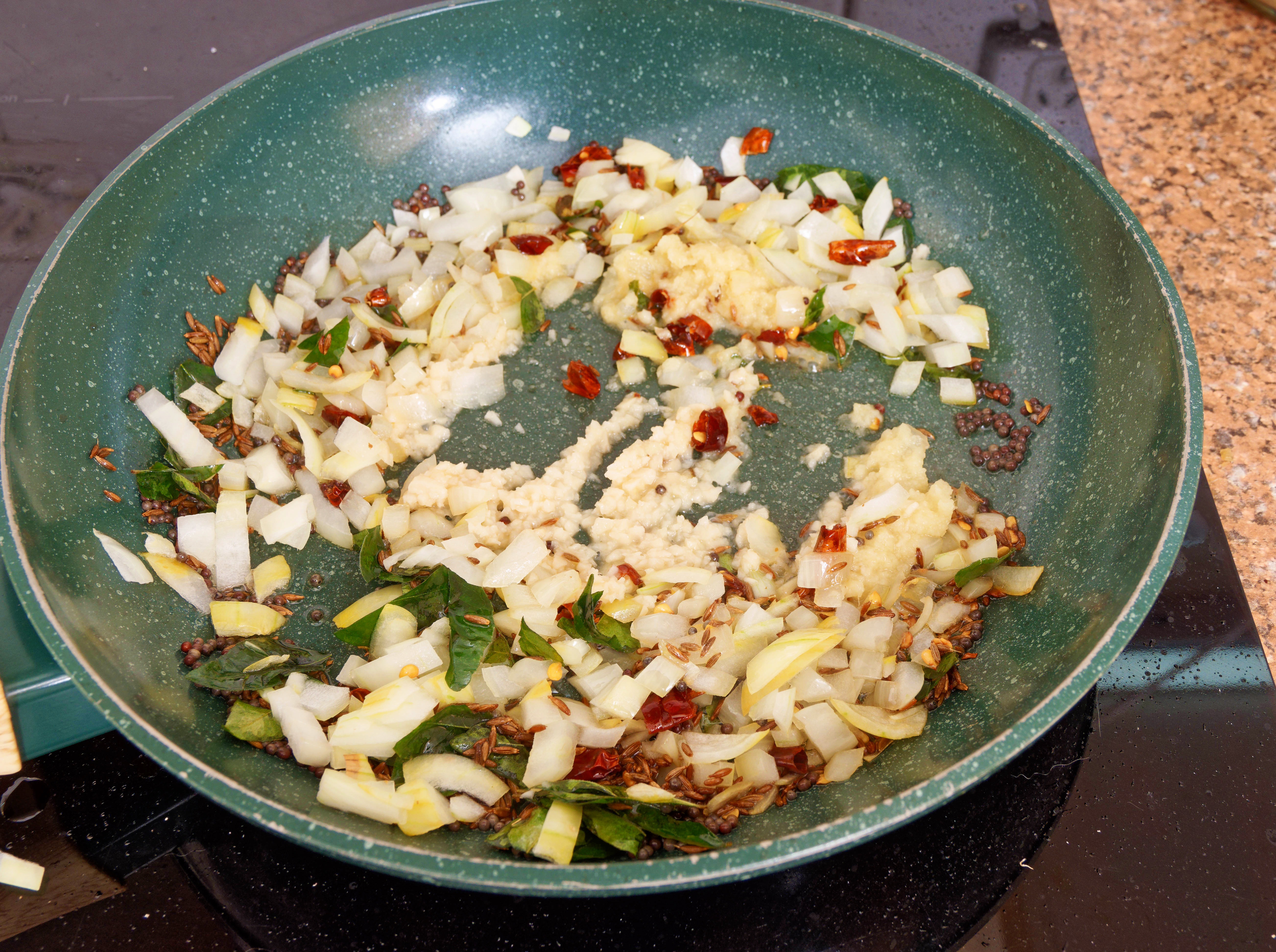 https://lemis.nyc3.digitaloceanspaces.com/grog/Photos/20260511/big/Masur-dal-poha-3.jpeg