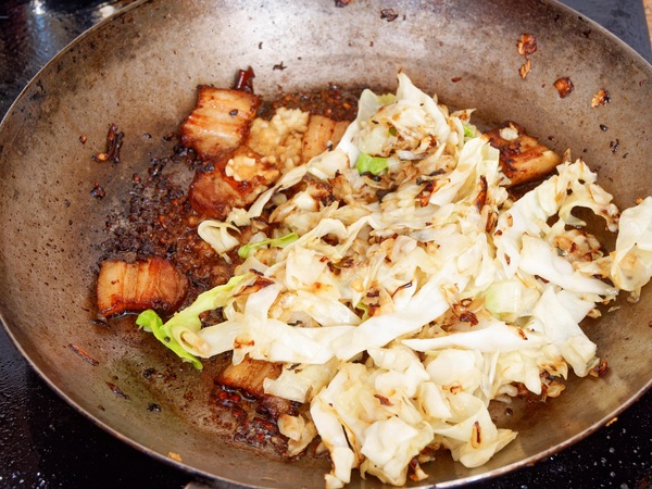 https://lemis.nyc3.digitaloceanspaces.com/grog/Photos/20260602/small/Cabbage-noodles-6.jpeg