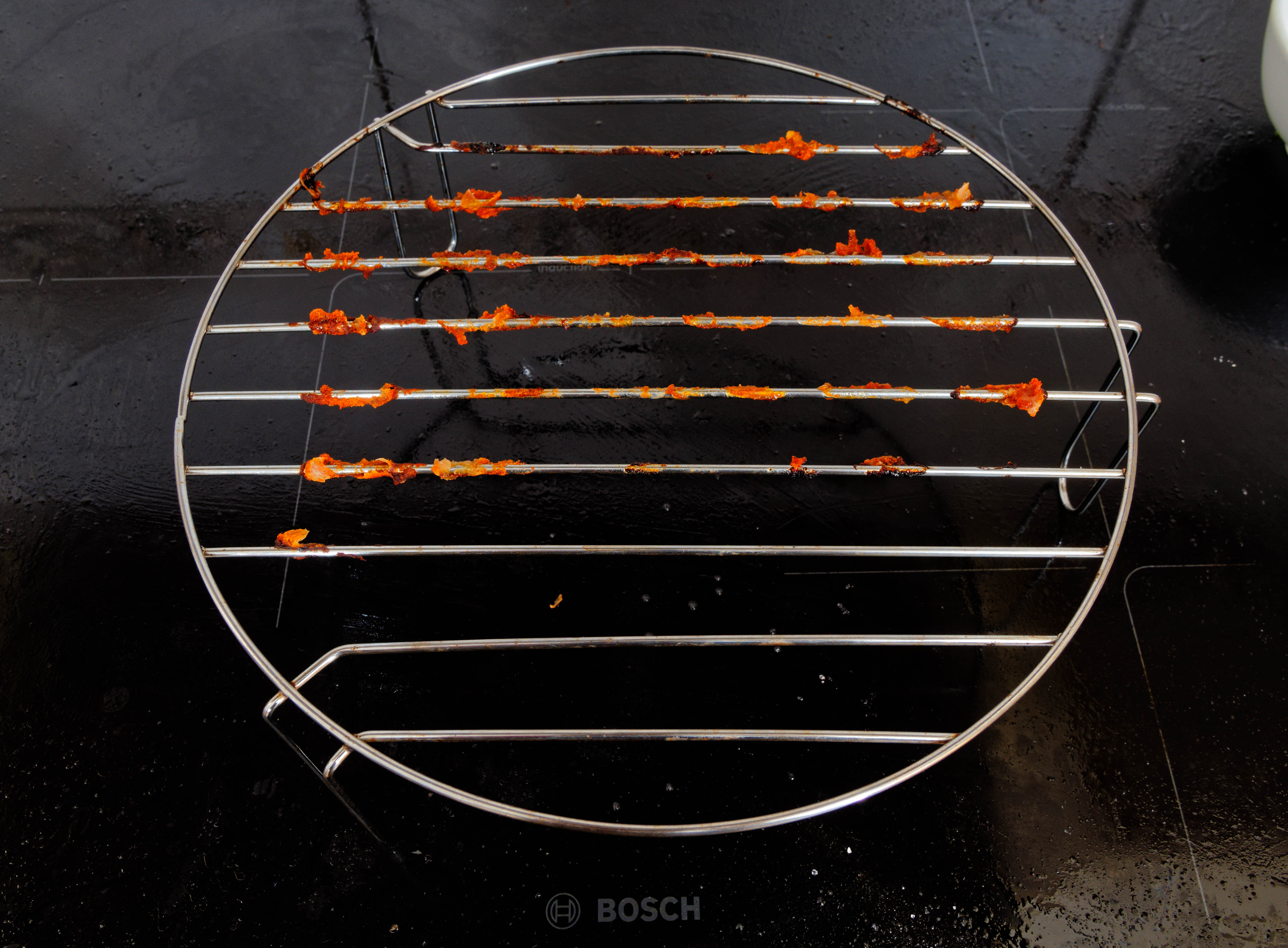 https://lemis.nyc3.digitaloceanspaces.com/grog/Photos/20260604/big/Dirty-grill-2.jpeg