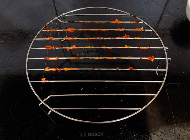 https://lemis.nyc3.digitaloceanspaces.com/grog/Photos/20260604/small/Dirty-grill-2.jpeg