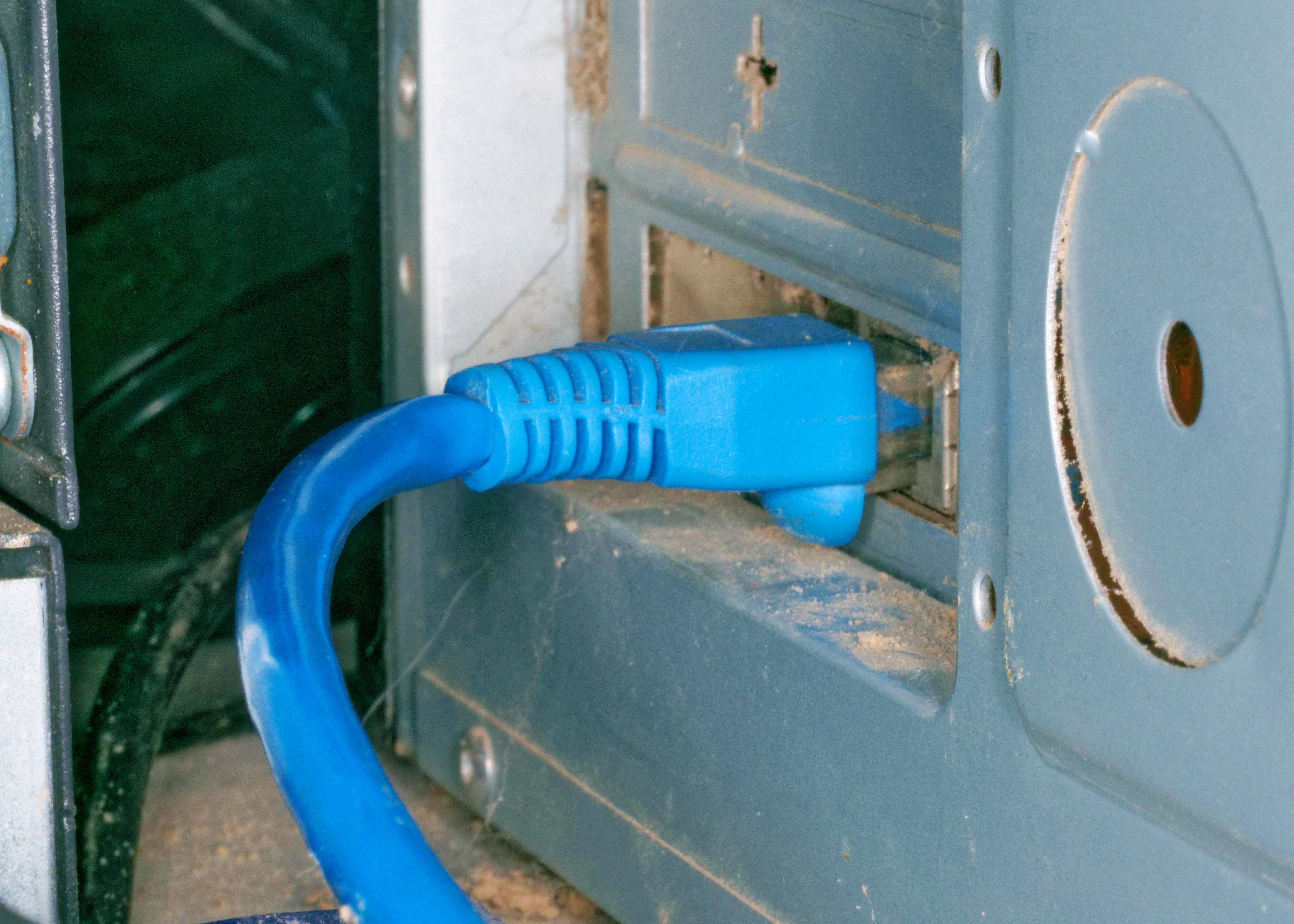 https://lemis.nyc3.digitaloceanspaces.com/grog/Photos/20260607/big/Ethernet-cable-location.jpeg