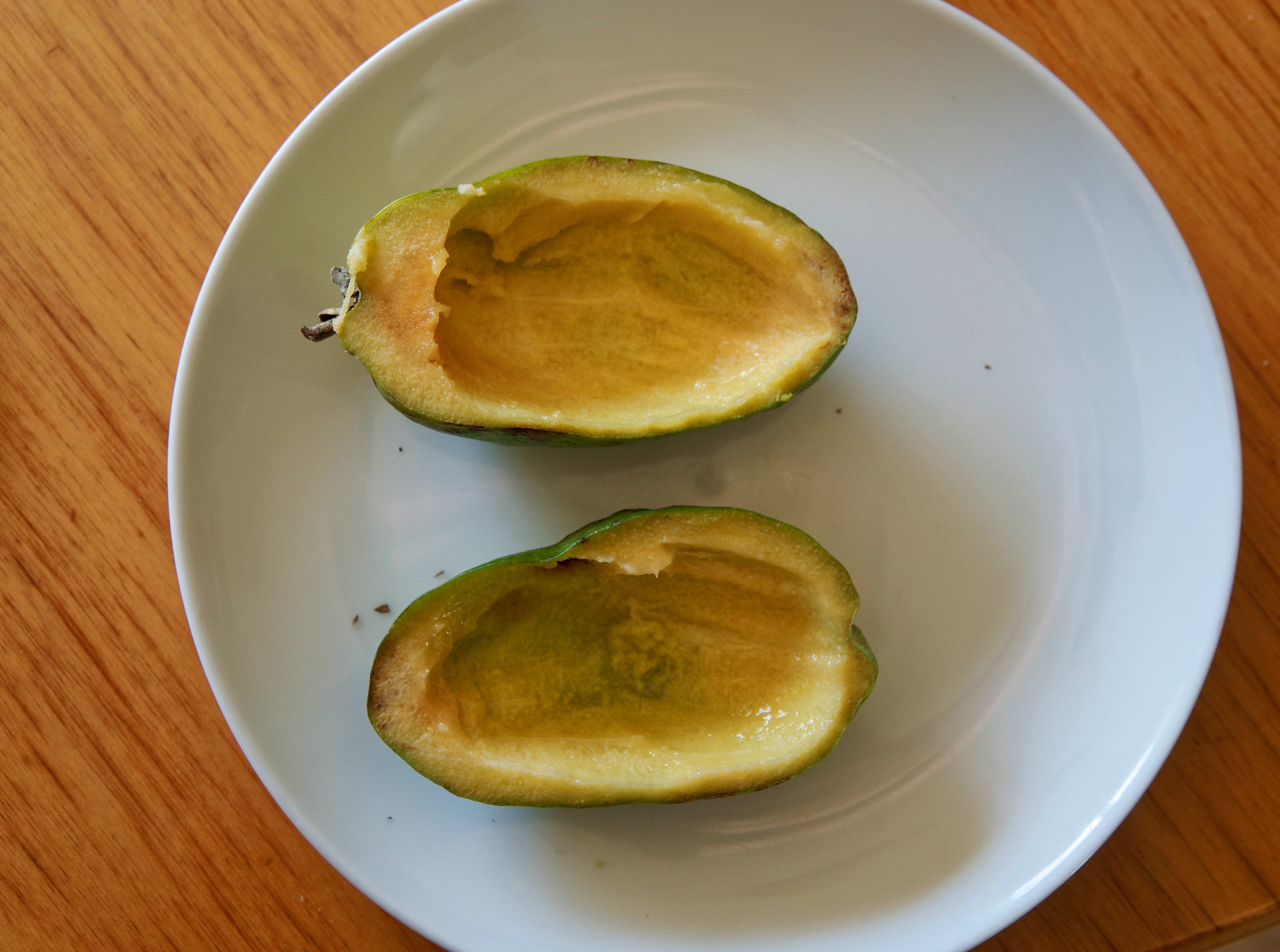 https://lemis.nyc3.digitaloceanspaces.com/grog/Photos/20260611/big/Feijoa-3.jpeg