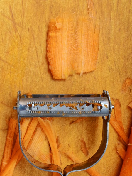 https://lemis.nyc3.digitaloceanspaces.com/grog/Photos/20260717/small/Julienne-cutter-4.jpeg