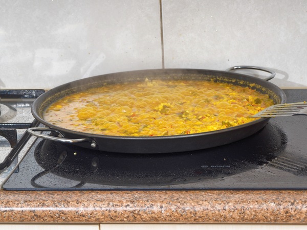 https://lemis.nyc3.digitaloceanspaces.com/grog/Photos/20260725/small/Paella-2.jpeg