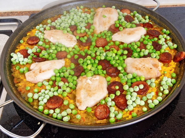 https://lemis.nyc3.digitaloceanspaces.com/grog/Photos/20260725/small/Paella-4.jpeg