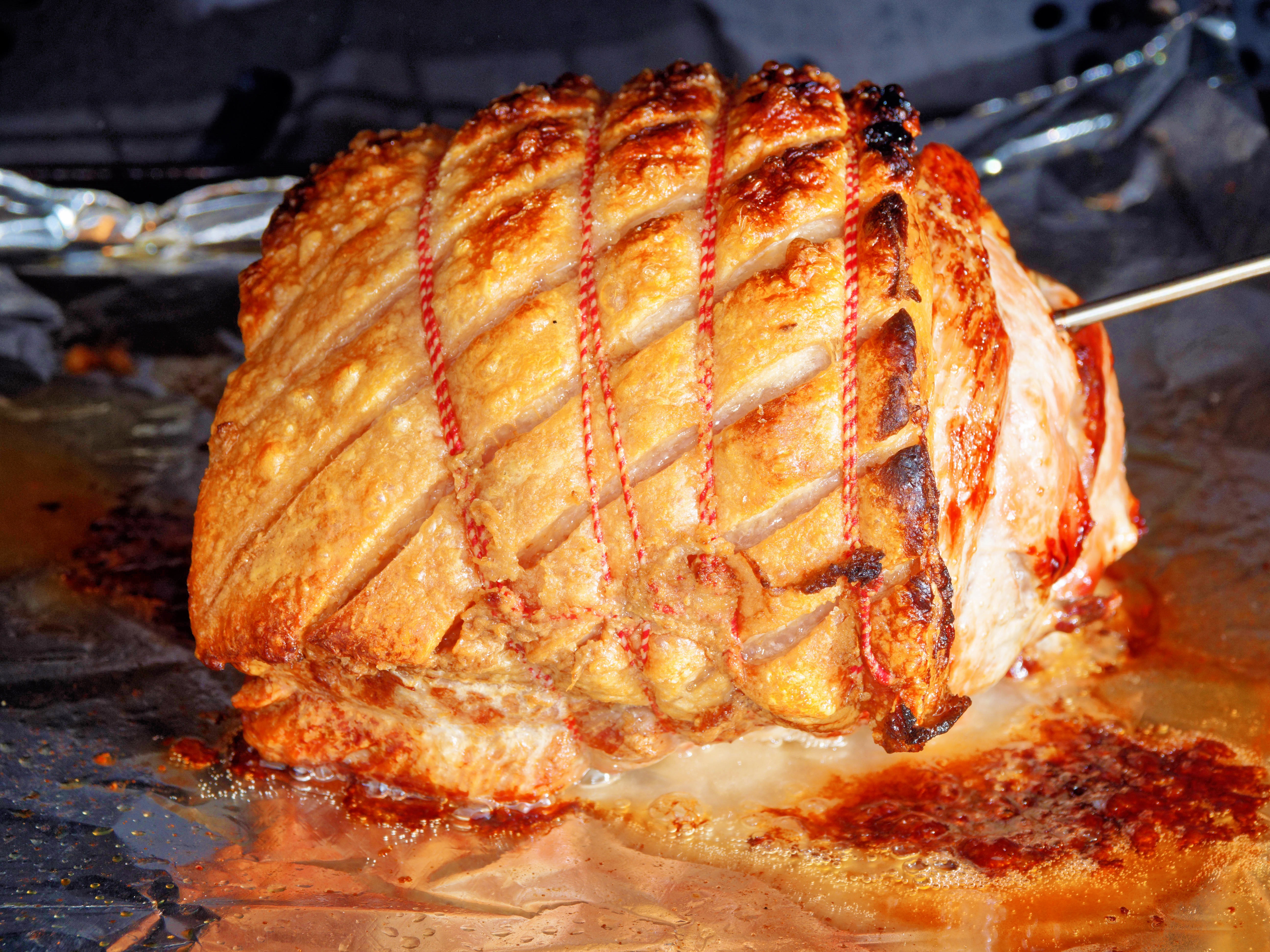 https://lemis.nyc3.digitaloceanspaces.com/grog/Photos/20260815/big/Roast-pork-13.jpeg