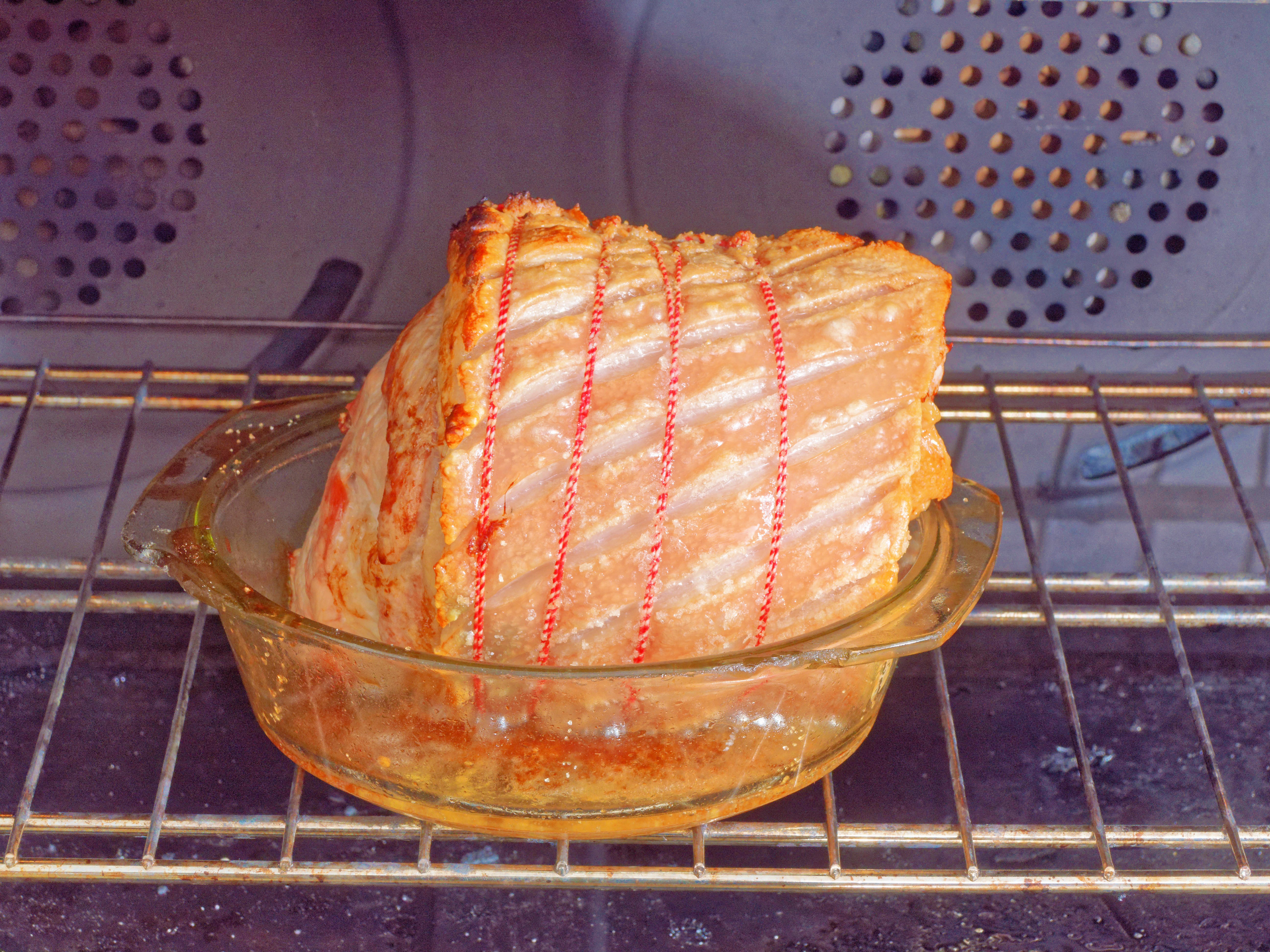 https://lemis.nyc3.digitaloceanspaces.com/grog/Photos/20260815/big/Roast-pork-6.jpeg