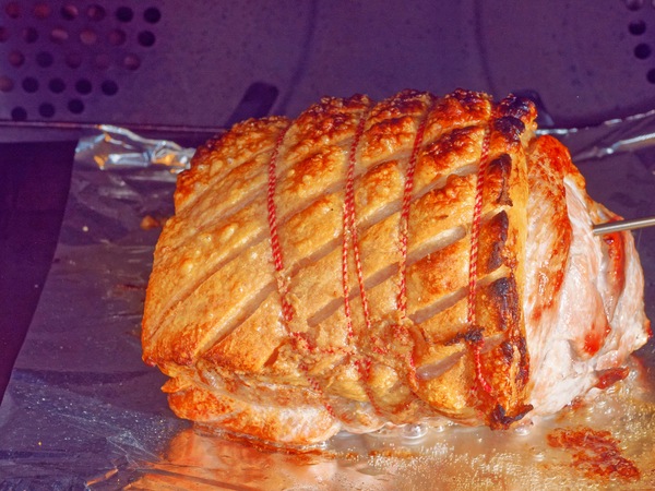 https://lemis.nyc3.digitaloceanspaces.com/grog/Photos/20260815/small/Roast-pork-9.jpeg