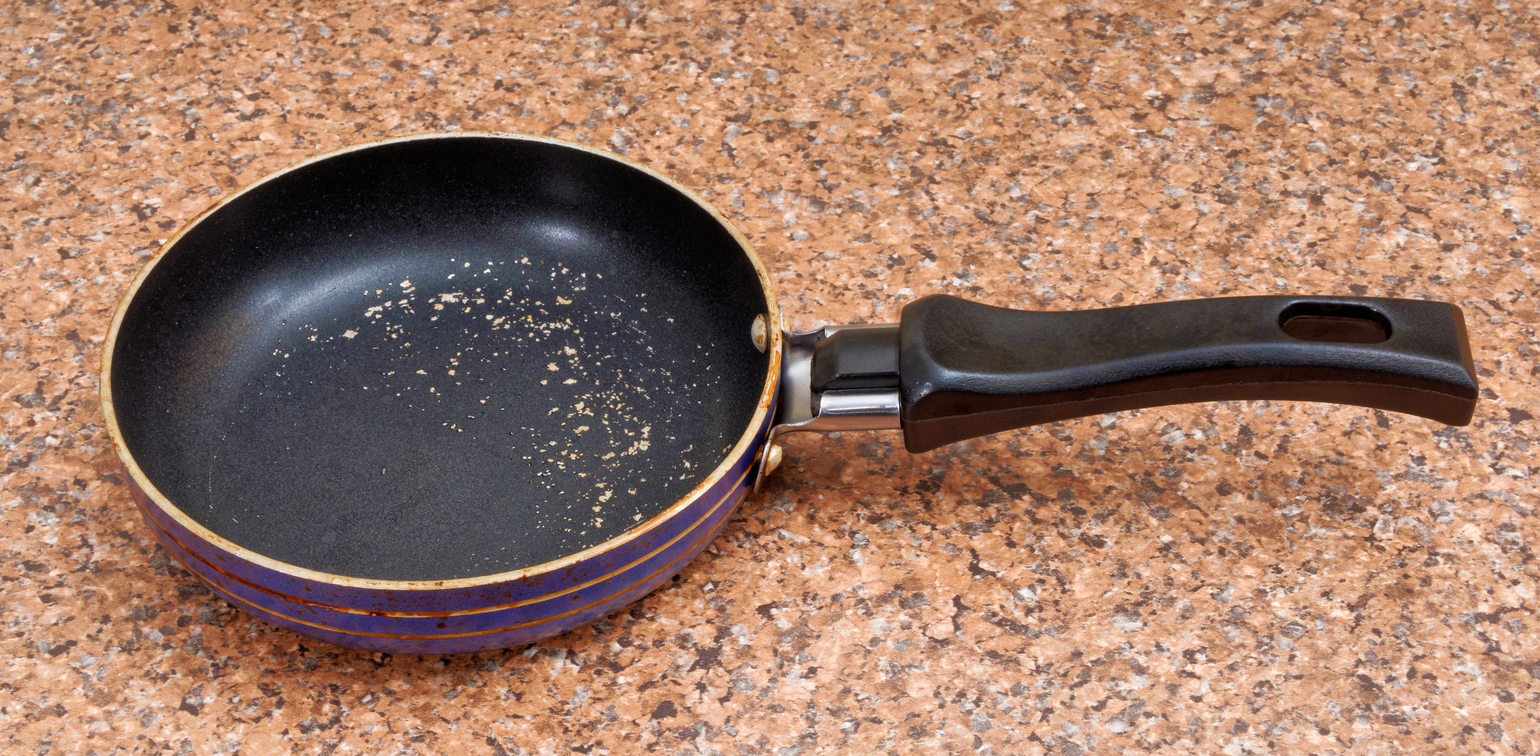 https://lemis.nyc3.digitaloceanspaces.com/grog/Photos/20260818/big/Frying-pan-1.jpeg