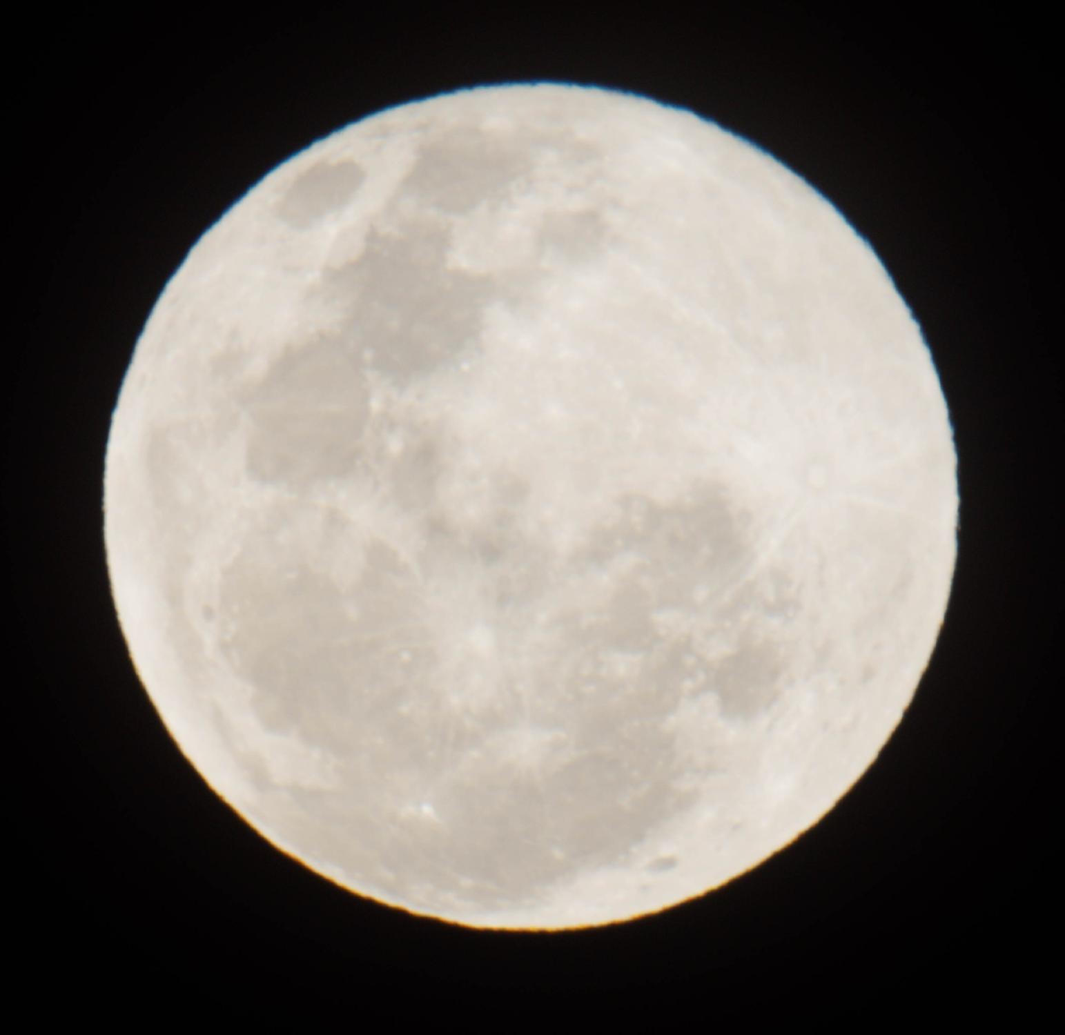 https://lemis.nyc3.digitaloceanspaces.com/grog/Photos/20260828/big/Moon-6-detail.jpeg