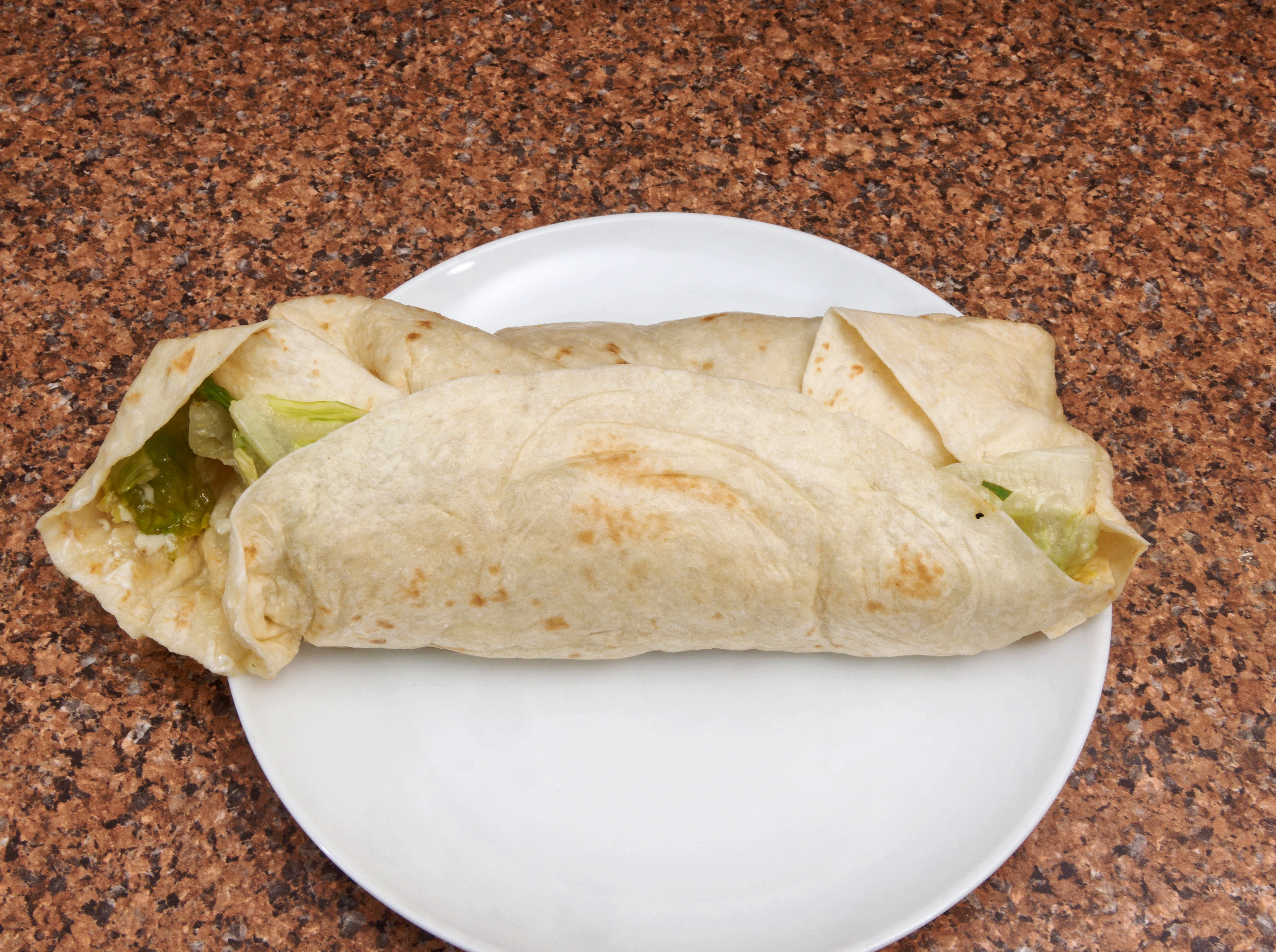 https://lemis.nyc3.digitaloceanspaces.com/grog/Photos/20260923/big/Fake-burrito-2.jpeg