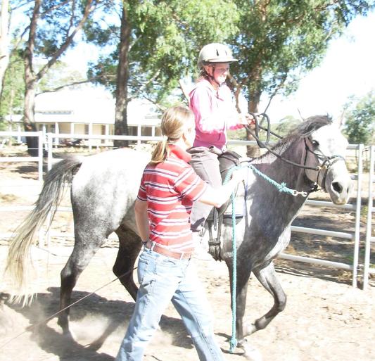 https://lemis.nyc3.digitaloceanspaces.com/yvonne/Photos/20090329/small/riding-Carlos-13.jpeg
