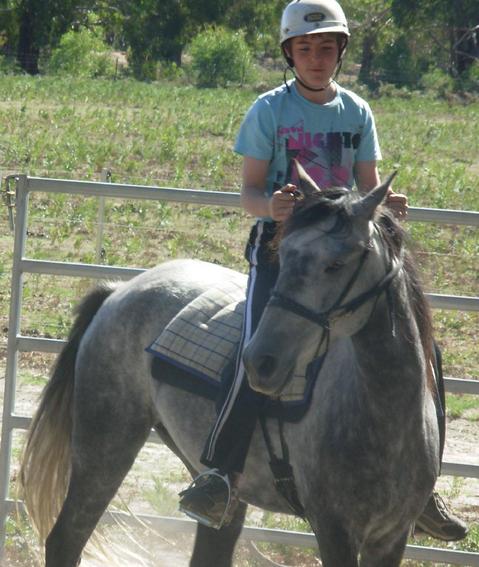 https://lemis.nyc3.digitaloceanspaces.com/yvonne/Photos/20090329/small/riding-Carlos-22.jpeg
