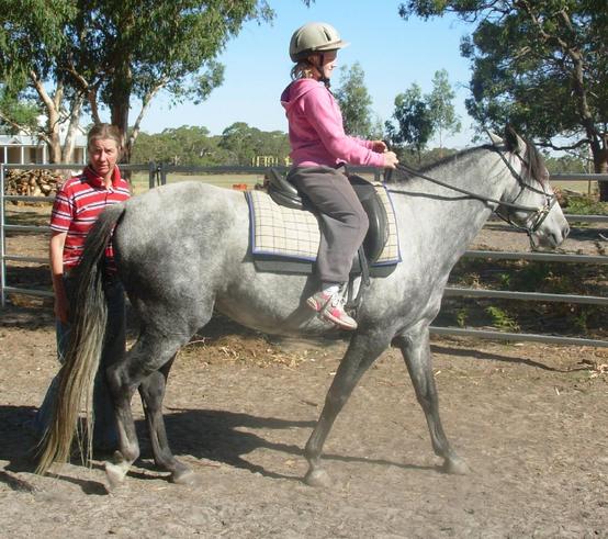 https://lemis.nyc3.digitaloceanspaces.com/yvonne/Photos/20090329/small/riding-Carlos-25.jpeg