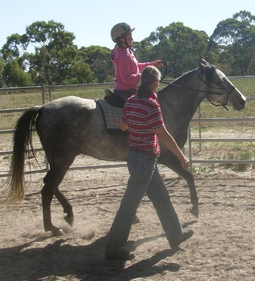 https://lemis.nyc3.digitaloceanspaces.com/yvonne/Photos/20090329/small/riding-Carlos-26.jpeg