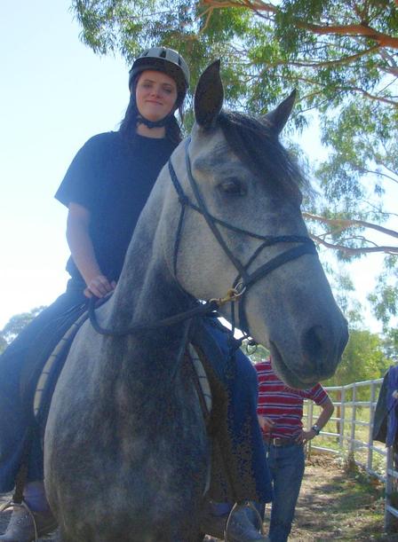 https://lemis.nyc3.digitaloceanspaces.com/yvonne/Photos/20090329/small/riding-Carlos-28.jpeg