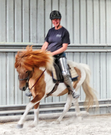 https://lemis.nyc3.digitaloceanspaces.com/yvonne/Photos/20180325/small/riding-9.jpeg