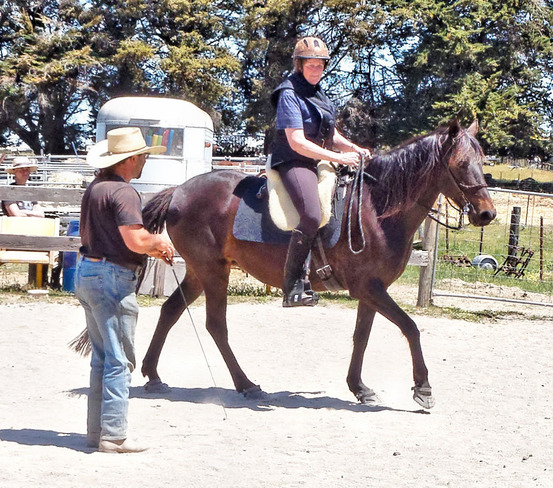 https://lemis.nyc3.digitaloceanspaces.com/yvonne/Photos/20181116/small/Yvonne-rides-Carlotta-19.jpeg