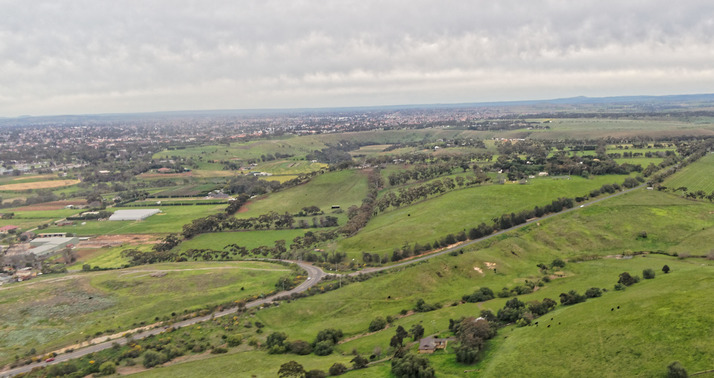 https://lemis.nyc3.digitaloceanspaces.com/yvonne/Photos/20190831/small/Landing-Melbourne-airport-4.jpeg