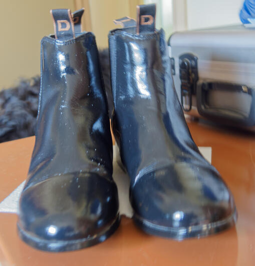 https://lemis.nyc3.digitaloceanspaces.com/yvonne/Photos/20220801/small/boots-2.jpeg