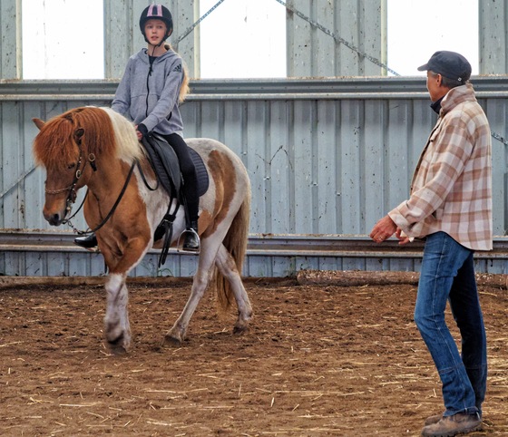 https://lemis.nyc3.digitaloceanspaces.com/yvonne/Photos/20241130/small/Kahlan-rides-Sparky-5.jpeg